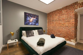 Plaza Chueca Apartment by Rentalis